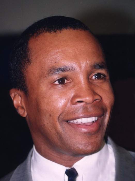 Sugar Ray Leonard: American boxer
