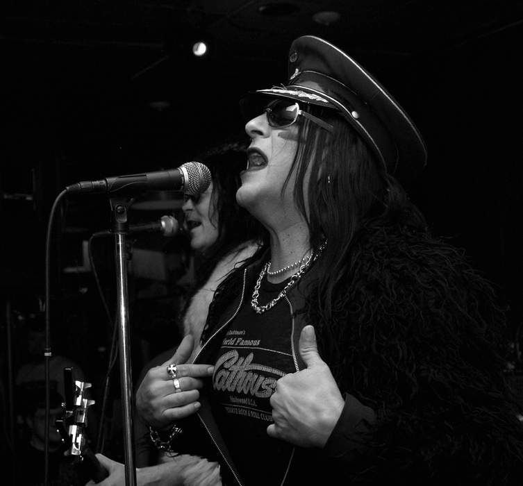 Taime Downe: American rock musician