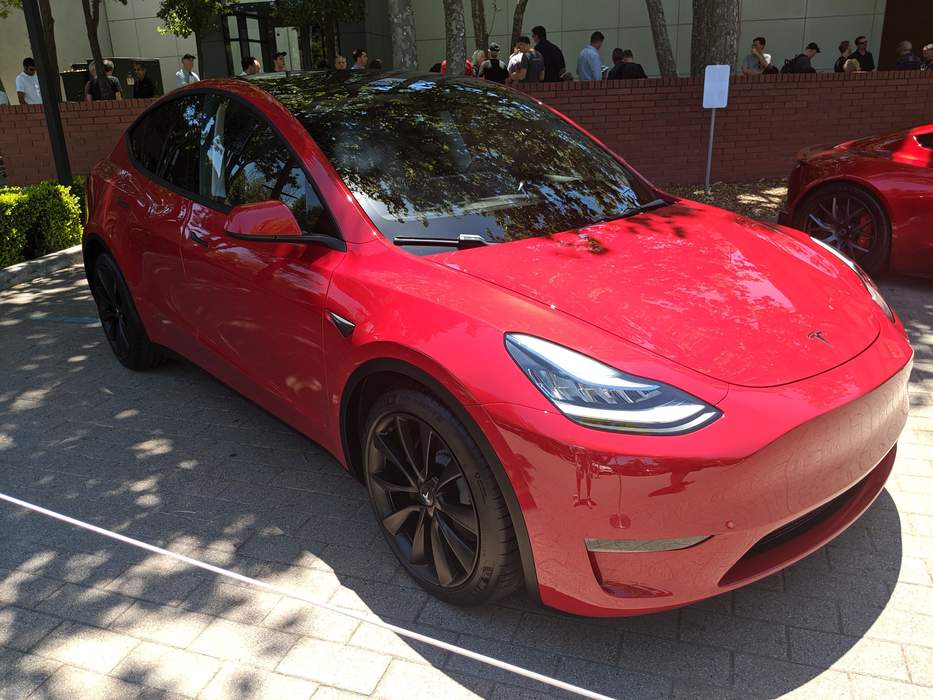 Tesla Model Y: Electric mid-size crossover SUV