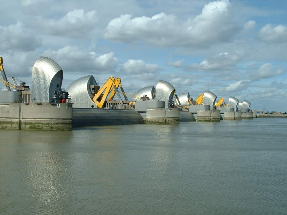Thames Barrier: Dam in London