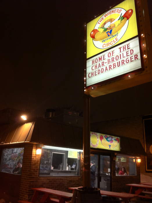 The Wieners Circle: Hot dog stand in Chicago
