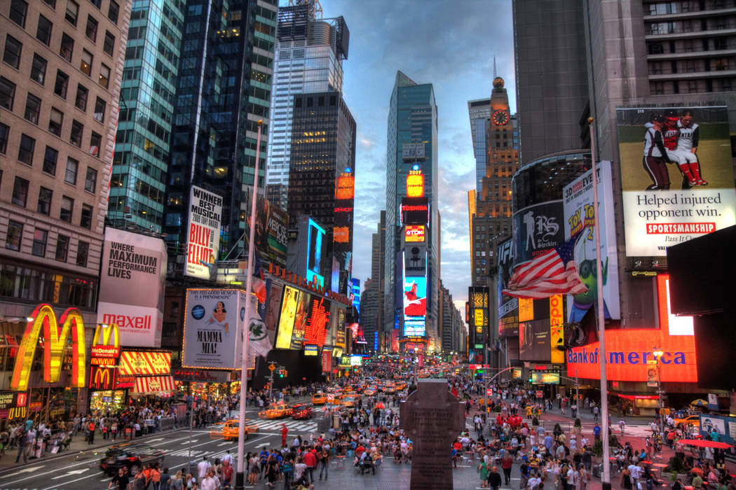 Times Square: Intersection and area in Manhattan, New York