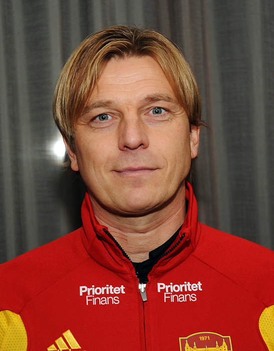 Tony Gustavsson: Swedish footballer and coach (born 1973)