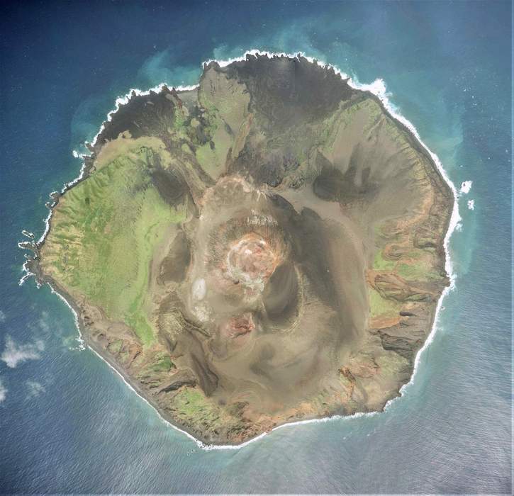 Tori-shima (Izu Islands): Uninhabited volcanic island in the Izu Islands, Japan