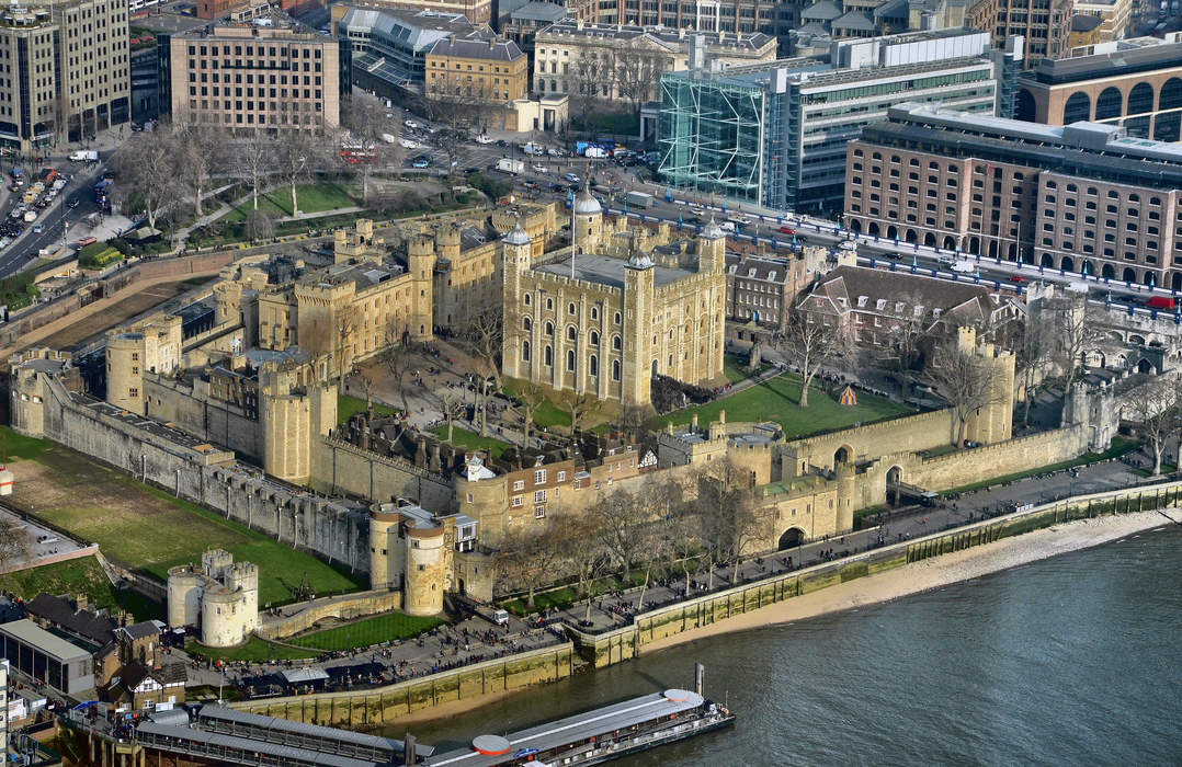 Tower of London: Castle in central London, England