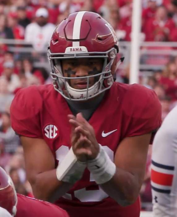 Tua Tagovailoa: American football player (born 1998)