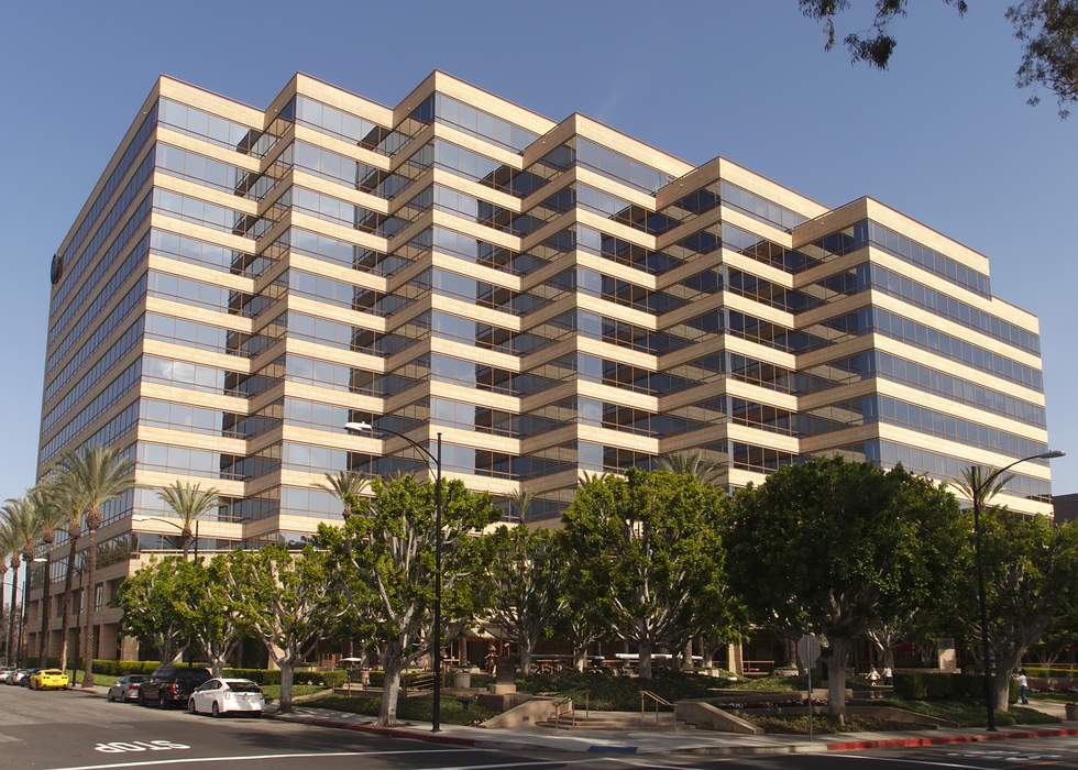 Warner Bros.: American filmed entertainment company