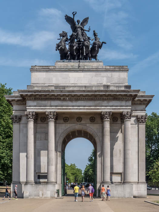 Wellington Arch: Triumphal arch in London