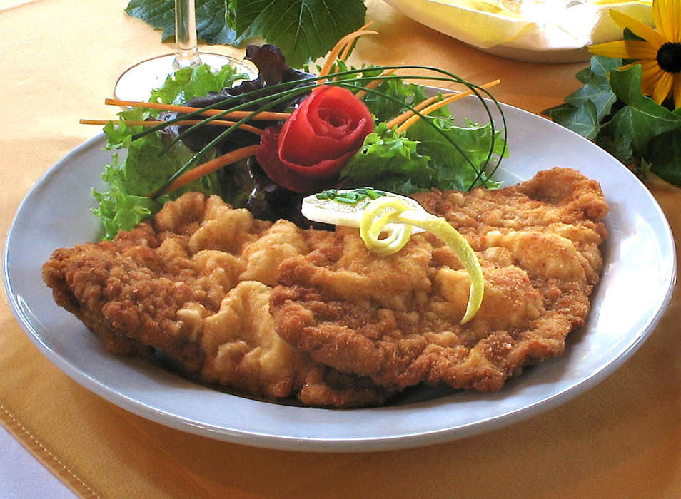 Wiener schnitzel: Viennese meat dish, breaded veal cutlet